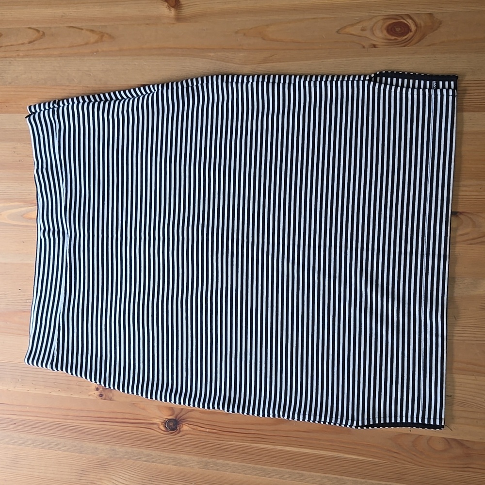 Gap pencil skirt